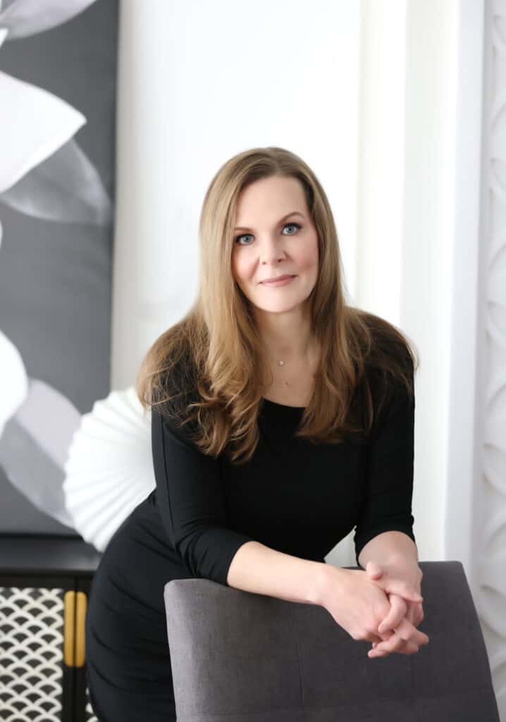 About Dr. Peters Chicago Dr. Lisa Peters